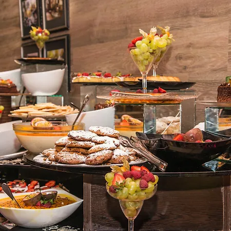 Готель Effect Grand Victoria 4*