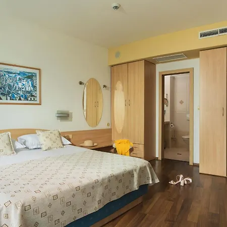 Готель Effect Grand Victoria 4*