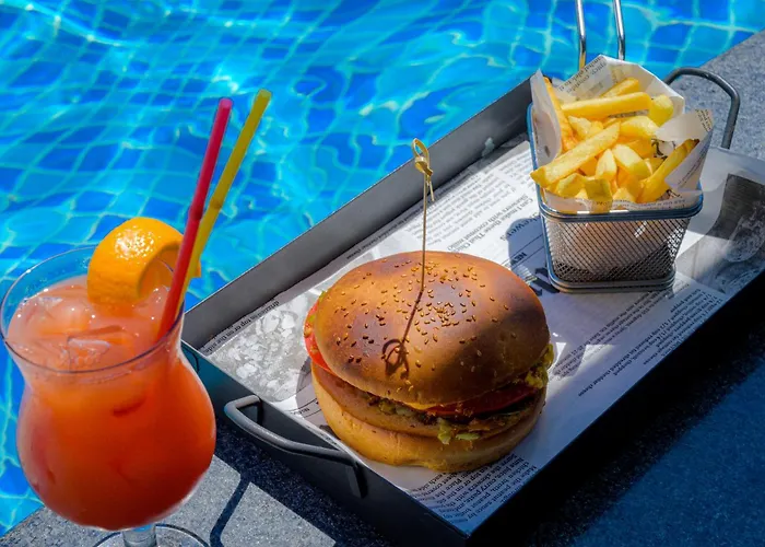 ефект гранд виктория - ол инклузив Хотел 4*