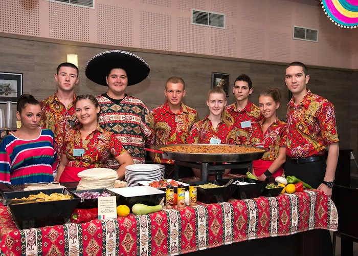 ефект гранд виктория - ол инклузив Хотел 4*