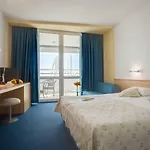 Хотел Effect Grand Victoria