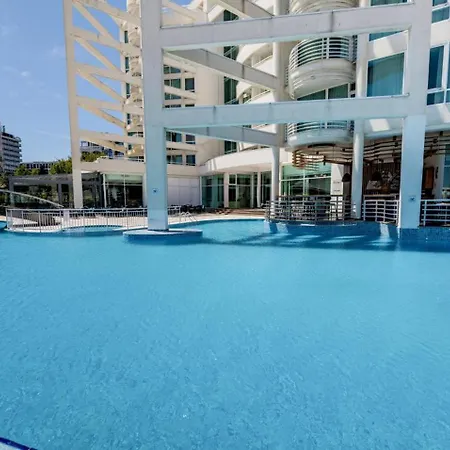 Effect Grand Victoria Hotel