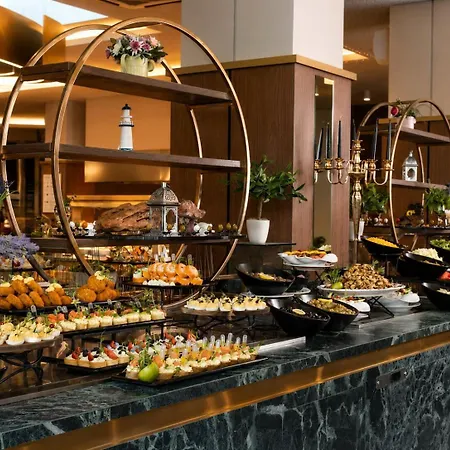 Effect Grand Victoria Хотел