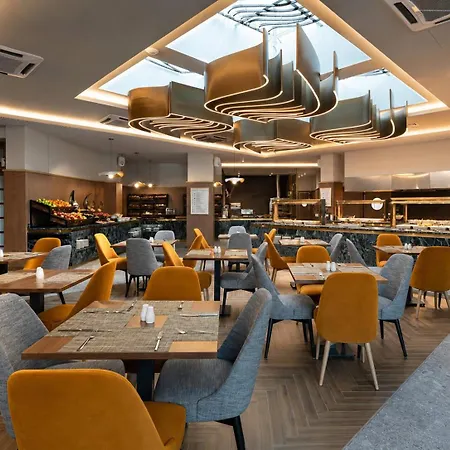 Хотел Effect Grand Victoria 4*